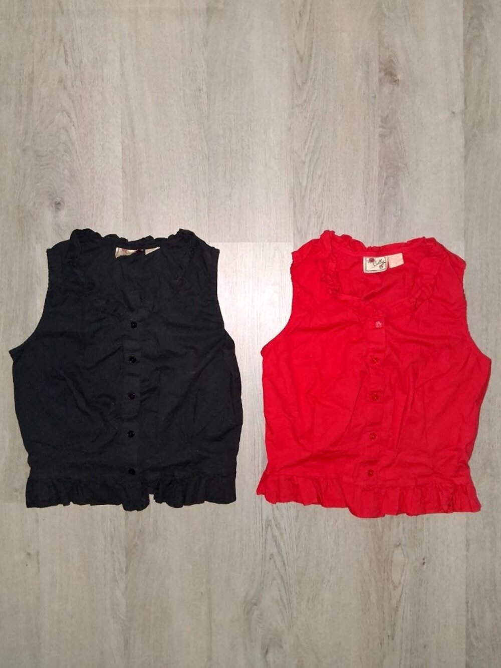Scully Ruffled Sleeveless Blouse Tank Top Shirts Size Small Black Red Western